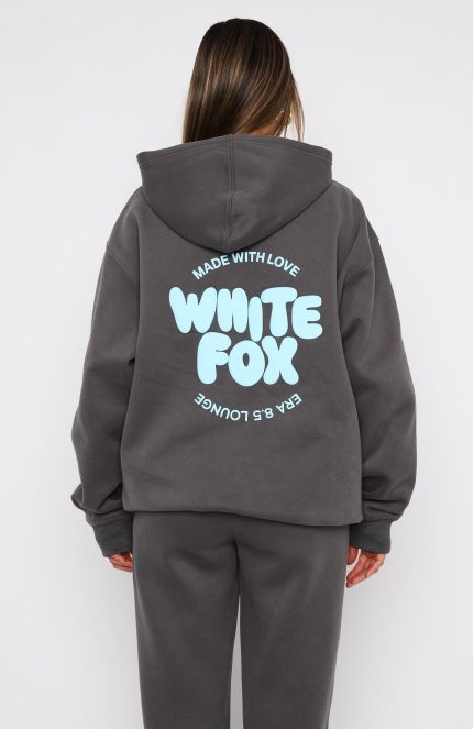 White Fox Oversized Jumper Volcanic